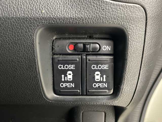 ホンダ Ｎ ＢＯＸ カスタム G ターボ Lパッケージ 埼玉県 2016(平28)年 4.2万km プレミアムホワイトパールⅡ 純正ナビ　/　　（CD/AM/FM/TV/SD/BT)/バックカメラ　/ドライブレコーダー　/両側電動スライドドア　/クルーズコントロール　/衝突軽減システム/パドルシフト　/ビルトインＥＴＣ　/ＥＣＯＮ　/純正アルミホイール　/純正フロアマット　/ドアバイザー　/ウインカーミラー