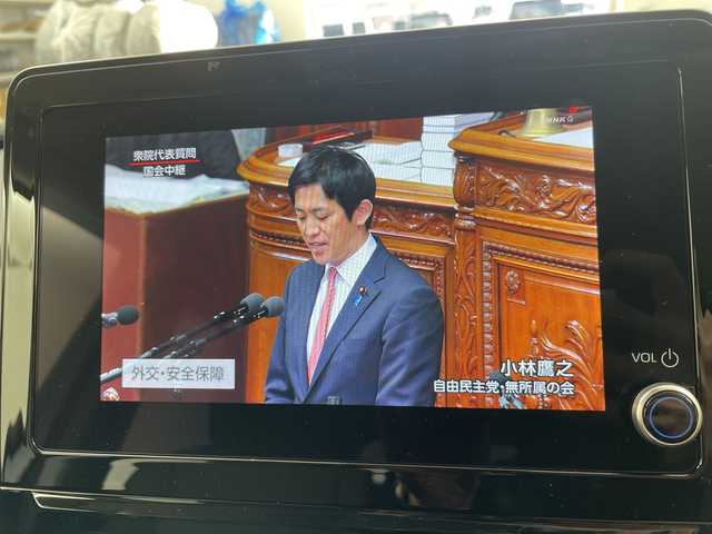 トヨタ シエンタ ハイブリッド G 道央・札幌 2024(令6)年 1.7万km ホワイトパールクリスタルシャイン ・４ＷＤ　/寒冷地仕様/・純正ディスプレイオーディオ（フルセグ//・TV/USB/Miracast/AppleCarPlay/・AndroidAuto/BT/・トヨタセーフティーセンス　/・プリクラッシュセーフティー　/・レーダークルーズコントロール　/・レーンディパチャーアラート　/・ＬＥＤヘッドライト　/・オートハイビーム　/・インナーミラー型ドライブレコーダー/・バックカメラ/・AC100V/・ステアリングスイッチアイサー/・ワイパーデアイサー/・両側パワースライドドア/・ビルトインETC/・社外フロアマット/・サイドロールサンシェード/・プッシュスタート/スマートキー/・オートリトラミラー