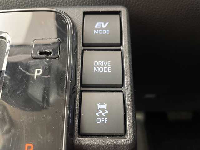 トヨタ シエンタ ハイブリッド G 道央・札幌 2024(令6)年 1.7万km ホワイトパールクリスタルシャイン ・４ＷＤ　/寒冷地仕様/・純正ディスプレイオーディオ（フルセグ//・TV/USB/Miracast/AppleCarPlay/・AndroidAuto/BT/・トヨタセーフティーセンス　/・プリクラッシュセーフティー　/・レーダークルーズコントロール　/・レーンディパチャーアラート　/・ＬＥＤヘッドライト　/・オートハイビーム　/・インナーミラー型ドライブレコーダー/・バックカメラ/・AC100V/・ステアリングスイッチアイサー/・ワイパーデアイサー/・両側パワースライドドア/・ビルトインETC/・社外フロアマット/・サイドロールサンシェード/・プッシュスタート/スマートキー/・オートリトラミラー