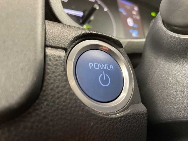 トヨタ シエンタ ハイブリッド G 道央・札幌 2024(令6)年 1.7万km ホワイトパールクリスタルシャイン ・４ＷＤ　/寒冷地仕様/・純正ディスプレイオーディオ（フルセグ//・TV/USB/Miracast/AppleCarPlay/・AndroidAuto/BT/・トヨタセーフティーセンス　/・プリクラッシュセーフティー　/・レーダークルーズコントロール　/・レーンディパチャーアラート　/・ＬＥＤヘッドライト　/・オートハイビーム　/・インナーミラー型ドライブレコーダー/・バックカメラ/・AC100V/・ステアリングスイッチアイサー/・ワイパーデアイサー/・両側パワースライドドア/・ビルトインETC/・社外フロアマット/・サイドロールサンシェード/・プッシュスタート/スマートキー/・オートリトラミラー