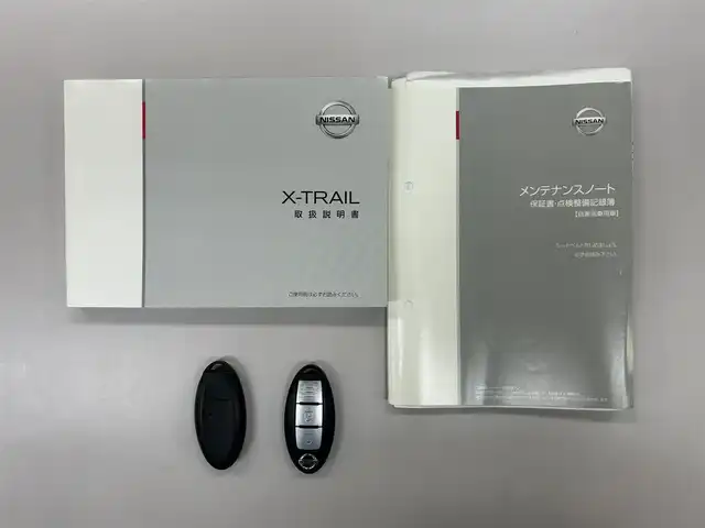 日産 エクストレイル 20X エマージェンシーブレーキ 愛知県 2015(平27)年 9.4万km ブリリアントホワイトパール /純正SDナビ//純正フルセグTV//AM/FM/AUX/CD/DVD/BT//バック/サイド/フロント/全周囲カメラ//ビルトインETC//ルーフレール//クルーズコントロール//ブラインドスポットモニター//衝突被害軽減ブレーキ//横滑り防止装置//レーンアシスト//アイドリングストップ//ECO MODE//リアウィンドウデフォッガー//ステアスイッチ//フレキシブルラゲッジ//純正LEDオートライト//フロントフォグランプ//純正フロアマット//純正ドアバイザー//純正17インチアルミホイール//シートヒーター(D/N)//電格ミラー//ライト付きバニティミラー//イモビライザー//ISOFIX//ダブルエアバック//スマートキー//スペアキー1本//取扱説明書//ナビ説明書//保証書//記録簿(R3/R4/R6)