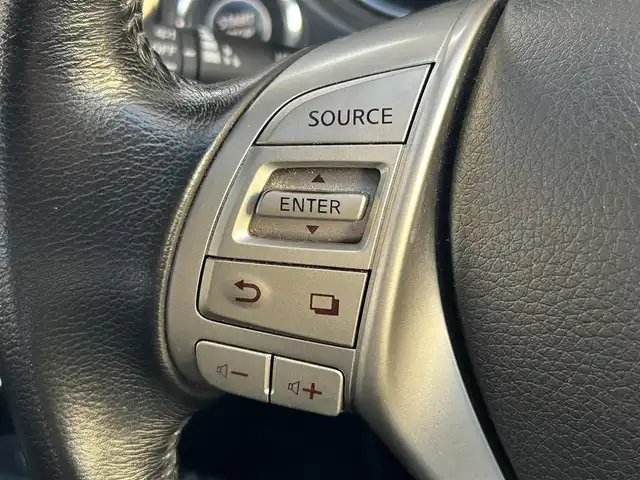 日産 エクストレイル 20X エマージェンシーブレーキ 愛知県 2015(平27)年 9.4万km ブリリアントホワイトパール /純正SDナビ//純正フルセグTV//AM/FM/AUX/CD/DVD/BT//バック/サイド/フロント/全周囲カメラ//ビルトインETC//ルーフレール//クルーズコントロール//ブラインドスポットモニター//衝突被害軽減ブレーキ//横滑り防止装置//レーンアシスト//アイドリングストップ//ECO MODE//リアウィンドウデフォッガー//ステアスイッチ//フレキシブルラゲッジ//純正LEDオートライト//フロントフォグランプ//純正フロアマット//純正ドアバイザー//純正17インチアルミホイール//シートヒーター(D/N)//電格ミラー//ライト付きバニティミラー//イモビライザー//ISOFIX//ダブルエアバック//スマートキー//スペアキー1本//取扱説明書//ナビ説明書//保証書//記録簿(R3/R4/R6)