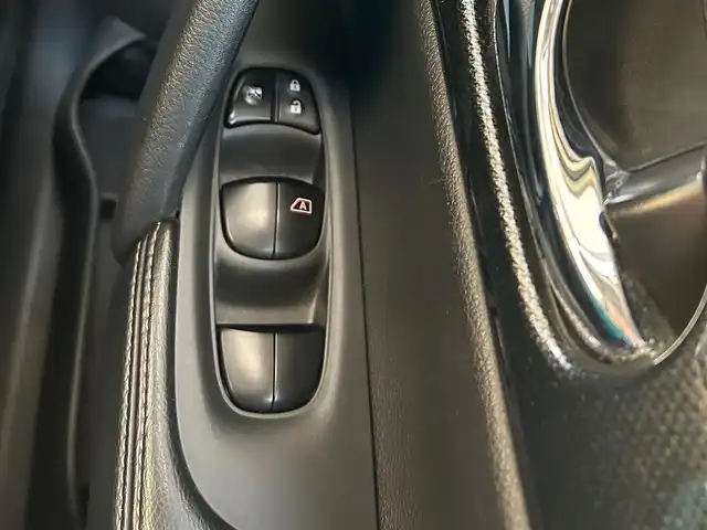 日産 エクストレイル 20X エマージェンシーブレーキ 愛知県 2015(平27)年 9.4万km ブリリアントホワイトパール /純正SDナビ//純正フルセグTV//AM/FM/AUX/CD/DVD/BT//バック/サイド/フロント/全周囲カメラ//ビルトインETC//ルーフレール//クルーズコントロール//ブラインドスポットモニター//衝突被害軽減ブレーキ//横滑り防止装置//レーンアシスト//アイドリングストップ//ECO MODE//リアウィンドウデフォッガー//ステアスイッチ//フレキシブルラゲッジ//純正LEDオートライト//フロントフォグランプ//純正フロアマット//純正ドアバイザー//純正17インチアルミホイール//シートヒーター(D/N)//電格ミラー//ライト付きバニティミラー//イモビライザー//ISOFIX//ダブルエアバック//スマートキー//スペアキー1本//取扱説明書//ナビ説明書//保証書//記録簿(R3/R4/R6)