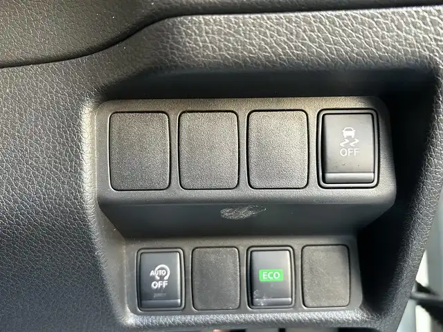 日産 エクストレイル 20X エマージェンシーブレーキ 愛知県 2015(平27)年 9.4万km ブリリアントホワイトパール /純正SDナビ//純正フルセグTV//AM/FM/AUX/CD/DVD/BT//バック/サイド/フロント/全周囲カメラ//ビルトインETC//ルーフレール//クルーズコントロール//ブラインドスポットモニター//衝突被害軽減ブレーキ//横滑り防止装置//レーンアシスト//アイドリングストップ//ECO MODE//リアウィンドウデフォッガー//ステアスイッチ//フレキシブルラゲッジ//純正LEDオートライト//フロントフォグランプ//純正フロアマット//純正ドアバイザー//純正17インチアルミホイール//シートヒーター(D/N)//電格ミラー//ライト付きバニティミラー//イモビライザー//ISOFIX//ダブルエアバック//スマートキー//スペアキー1本//取扱説明書//ナビ説明書//保証書//記録簿(R3/R4/R6)