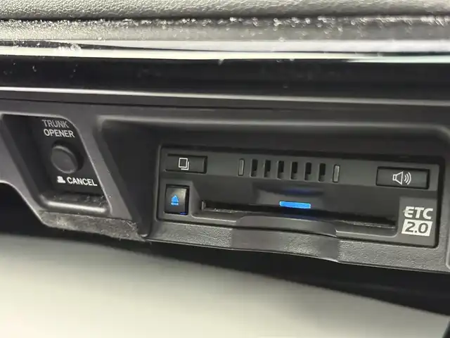 トヨタ クラウン ハイブリッド RS アドバンス 佐賀県 2018(平30)年 5.6万km ホワイトパールクリスタルシャイン メーカーナビ　/（ＡＭ　ＦＭ　ＣＤ　ＤＶＤ　ＢＴ　ＭiraCast)/全方位カメラ　/ドラレコ　/クルコン　/プリクラッシュ　/レーンキープ　/コーナーセンサー　/パーキングアシスト　/ＲＳＡ　/ＨＵＤ　/ＡＦＳ/パーキングサポートブレーキ　/ハーフレザー　/シートヒーター/シートメモリー/ハンドルヒーター/純正18インチアルミ/純正フロアマット/パドルシフト/ステリモ