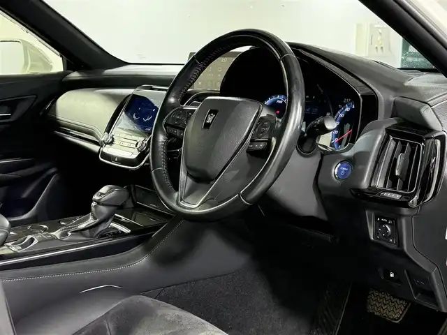 トヨタ クラウン ハイブリッド RS アドバンス 佐賀県 2018(平30)年 5.6万km ホワイトパールクリスタルシャイン メーカーナビ　/（ＡＭ　ＦＭ　ＣＤ　ＤＶＤ　ＢＴ　ＭiraCast)/全方位カメラ　/ドラレコ　/クルコン　/プリクラッシュ　/レーンキープ　/コーナーセンサー　/パーキングアシスト　/ＲＳＡ　/ＨＵＤ　/ＡＦＳ/パーキングサポートブレーキ　/ハーフレザー　/シートヒーター/シートメモリー/ハンドルヒーター/純正18インチアルミ/純正フロアマット/パドルシフト/ステリモ