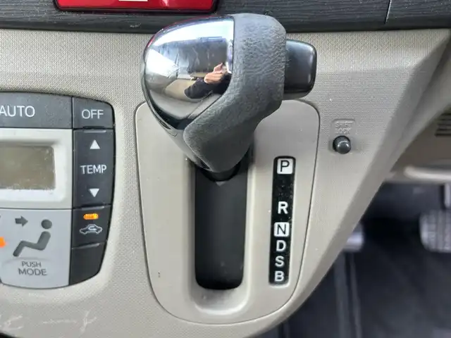 ダイハツ ムーヴ X 愛知県 2011(平23)年 7.5万km ブライトシルバーメタリック オーディオプレーヤー/ドアバイザー/スマートキー/スペアキー