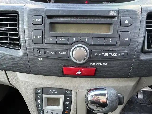 ダイハツ ムーヴ X 愛知県 2011(平23)年 7.5万km ブライトシルバーメタリック オーディオプレーヤー/ドアバイザー/スマートキー/スペアキー