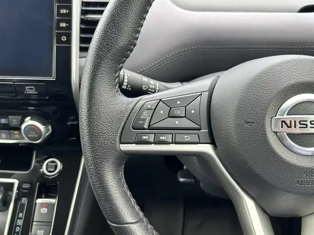 日産 セレナ ハイウェイスター V 愛媛県 2020(令2)年 4.7万km ブリリアントホワイトパール 純正フリップダウンモニター/純正10インチナビ/・Blutooth/・フルセグTV/・CD/DVD/全周囲カメラ/両側パワースライドドア/リアサンシェード/ドライブレコーダー/ＥＴＣ/社外フロアマット/純正アルミホイール/パ－キングアシスト/レーンアシスト/プロパイロット/エマージェンシーブレーキ/LEDヘッドライト/オートライト/ドアバイザー/ウィンカーミラー/防水シート