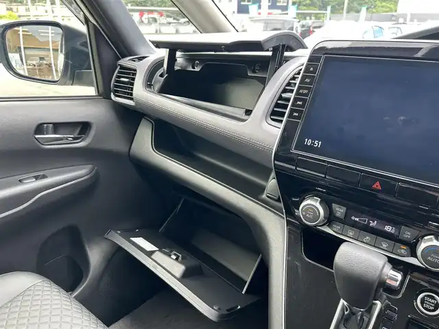 日産 セレナ ハイウェイスター V 愛媛県 2020(令2)年 4.7万km ブリリアントホワイトパール 純正フリップダウンモニター/純正10インチナビ/・Blutooth/・フルセグTV/・CD/DVD/全周囲カメラ/両側パワースライドドア/リアサンシェード/ドライブレコーダー/ＥＴＣ/社外フロアマット/純正アルミホイール/パ－キングアシスト/レーンアシスト/プロパイロット/エマージェンシーブレーキ/LEDヘッドライト/オートライト/ドアバイザー/ウィンカーミラー/防水シート