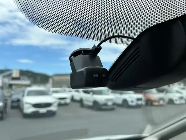 日産 セレナ ハイウェイスター V 愛媛県 2020(令2)年 4.7万km ブリリアントホワイトパール 純正フリップダウンモニター/純正10インチナビ/・Blutooth/・フルセグTV/・CD/DVD/全周囲カメラ/両側パワースライドドア/リアサンシェード/ドライブレコーダー/ＥＴＣ/社外フロアマット/純正アルミホイール/パ－キングアシスト/レーンアシスト/プロパイロット/エマージェンシーブレーキ/LEDヘッドライト/オートライト/ドアバイザー/ウィンカーミラー/防水シート