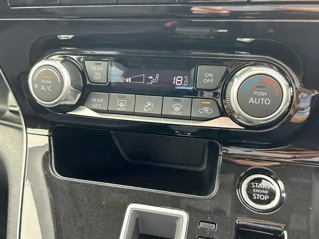 日産 セレナ ハイウェイスター V 愛媛県 2020(令2)年 4.7万km ブリリアントホワイトパール 純正フリップダウンモニター/純正10インチナビ/・Blutooth/・フルセグTV/・CD/DVD/全周囲カメラ/両側パワースライドドア/リアサンシェード/ドライブレコーダー/ＥＴＣ/社外フロアマット/純正アルミホイール/パ－キングアシスト/レーンアシスト/プロパイロット/エマージェンシーブレーキ/LEDヘッドライト/オートライト/ドアバイザー/ウィンカーミラー/防水シート