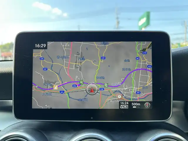 メルセデス・ベンツ Ｃ２２０ｄ ローレウスエディション 大分県 2018(平30)年 6.4万km ポーラホワイト 8.4インチワイドディスプレイコマンドシステム/フルセグTV、CD、DVD、Bluetooth、AM、FM/バックカメラ/レーダーセーフティパッケージ/・アクティブブレーキアシスト/・衝突軽減ブレーキ付き後方衝突警報システム/・PRE-SAFEブレーキ/・アクティブレーンキーピングアシスト/・アクティブブラインドスポットアシスト/・ディスタンスパイロット・ディストロニック/・ステアリングパイロット/・チャイルドセーフティシートセンサー/アクティブハイビームアシスト/LEDコーナリングライト/アンビエントライト/パドルシフト/ベーシックパッケージ/・メモリー付きパワーシート/・キーレスゴー/・電動ランバーサポート/・前席シートヒーター/AMG18インチ5スポークアルミホイール/AMGスタイリングパッケージ/レザーARTICOスポーツシート