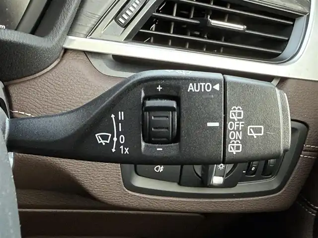 ＢＭＷ Ｘ１ xDrive 18d xライン 静岡県 2021(令3)年 4.2万km グレー LCIモデル/ハイラインパッケージ/ブラウンレザーシート/電動リアゲート/iDrive/(Bluetooth/USB)/インテリジェントセーフティ/バックカメラ /アダプティブクルーズコントロール/レーンキープアシスト/PDC/メモリー付パワーシート/シートヒーター/コンフォートアクセス/ETC/ドライブレコーダー/フロアマット/純正18インチアルミホイール/保証書/取説/スペアキー