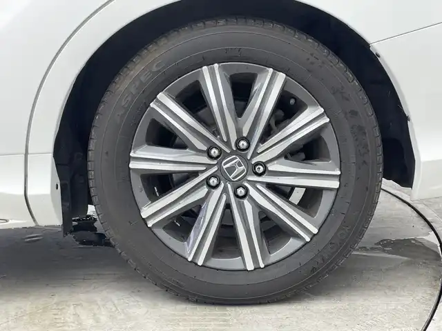 ホンダ オデッセイ アブソルート 群馬県 2021(令3)年 3.4万km プラチナホワイトパール ・ホンダセンシング/・１０インチインターナビ/T V/・マルチビューカメラ/・両側パワースライドドア/・クルーズコントロール/・ETC2.0/・ドライブレコーダー/・前後コーナーセンサー/・スマートキー/・レーンアシスト/・横滑り防止装置/・衝突被害軽減システム/・盗難防止装置/・ABS/・SRSエアバッグ（運転席/助手席/サイド/カーテン）