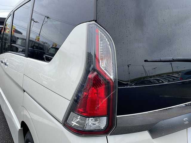 日産 セレナ ハイウェイスター プロパイロットED 新潟県 2017(平29)年 6.4万km ブリリアントホワイトパール 純正メモリナビ/衝突軽減/クルーズコントロール/レーンキープアシスト/全周囲カメラ/コーナーセンサー/オートパーク/ETC/ドライブレコーダー/両側パワースライドドア/サンシェード/フロアマット/LED/フォグランプ/ウィンカーミラー/電格ミラー/スペアキー×１