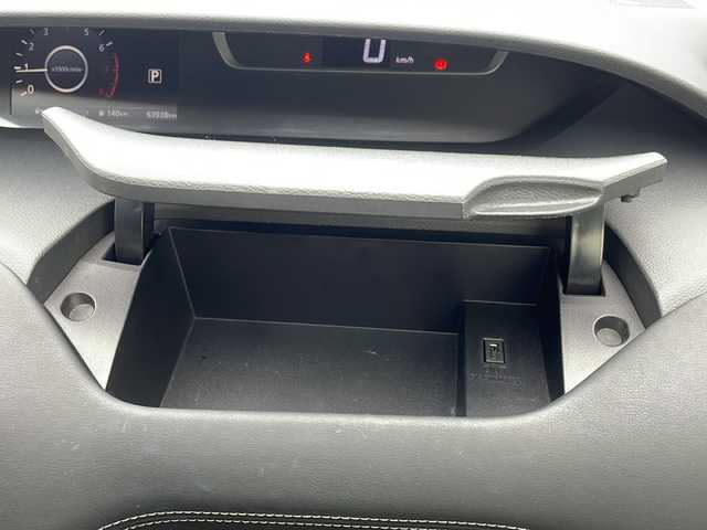 日産 セレナ ハイウェイスター プロパイロットED 新潟県 2017(平29)年 6.4万km ブリリアントホワイトパール 純正メモリナビ/衝突軽減/クルーズコントロール/レーンキープアシスト/全周囲カメラ/コーナーセンサー/オートパーク/ETC/ドライブレコーダー/両側パワースライドドア/サンシェード/フロアマット/LED/フォグランプ/ウィンカーミラー/電格ミラー/スペアキー×１