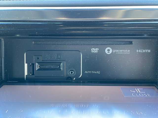 トヨタ アルファードハイブリット SR Cパッケージ 道東・釧路十勝 2018(平30)年 3.6万km ホワイトパールクリスタルシャイン ・4WD/・社外8インチSDナビ/（BT・フルセグ・CD・DVD・FM・AM）/・バックカメラ/・10.2インチフリップダウンモニター/・両側パワースライドドア/・レーダークルーズコントロール/・レーンキープアシスト/・コーナーセンサー/・横滑り防止/・パワーバックドア/・シートヒーター/エアーシート/・ステアリングヒーター/・前席パワーシート/・三眼LEDヘッドライト/・オートライト/・オートマチックハイビーム/・ステアリングスイッチ/・ビルトインETC/・AC100V（1500W）/・デジタルインナーミラー/・オットマン/・電格ウィンカーミラー/・スマートキー/・プッシュスタート