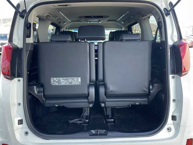 トヨタ アルファードハイブリット SR Cパッケージ 道東・釧路十勝 2018(平30)年 3.6万km ホワイトパールクリスタルシャイン ・4WD/・社外8インチSDナビ/（BT・フルセグ・CD・DVD・FM・AM）/・バックカメラ/・10.2インチフリップダウンモニター/・両側パワースライドドア/・レーダークルーズコントロール/・レーンキープアシスト/・コーナーセンサー/・横滑り防止/・パワーバックドア/・シートヒーター/エアーシート/・ステアリングヒーター/・前席パワーシート/・三眼LEDヘッドライト/・オートライト/・オートマチックハイビーム/・ステアリングスイッチ/・ビルトインETC/・AC100V（1500W）/・デジタルインナーミラー/・オットマン/・電格ウィンカーミラー/・スマートキー/・プッシュスタート