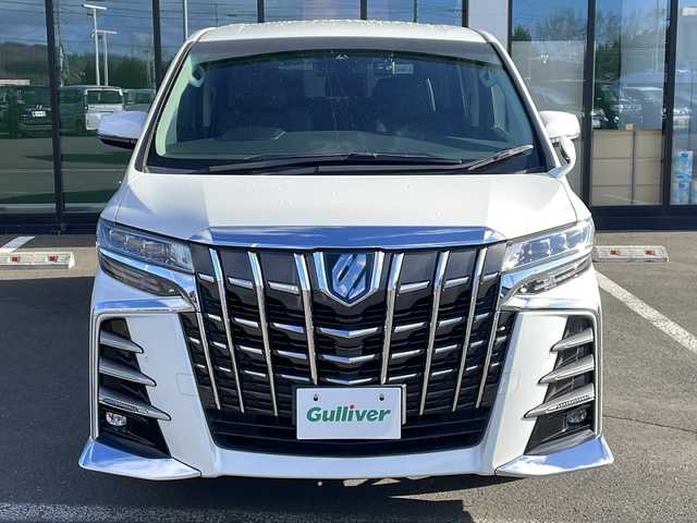 トヨタ アルファードハイブリット SR Cパッケージ 道東・釧路十勝 2018(平30)年 3.6万km ホワイトパールクリスタルシャイン ・4WD/・社外8インチSDナビ/（BT・フルセグ・CD・DVD・FM・AM）/・バックカメラ/・10.2インチフリップダウンモニター/・両側パワースライドドア/・レーダークルーズコントロール/・レーンキープアシスト/・コーナーセンサー/・横滑り防止/・パワーバックドア/・シートヒーター/エアーシート/・ステアリングヒーター/・前席パワーシート/・三眼LEDヘッドライト/・オートライト/・オートマチックハイビーム/・ステアリングスイッチ/・ビルトインETC/・AC100V（1500W）/・デジタルインナーミラー/・オットマン/・電格ウィンカーミラー/・スマートキー/・プッシュスタート