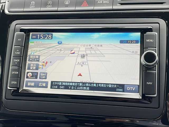 フォルクスワーゲン ポロ ブルーGT 山形県 2014(平26)年 6.5万km ブルーシルクM 純正HDDナビゲーション/【CD・DVD・SD・Bluetooth・フルセグTV】/バックカメラ/クルーズコントロール/革巻きステアリング/・ステアリングリモコン/・パドルシフト/LEDヘッドライト/・フォグランプ/電動格納ミラー/・ウインカーミラー/ETC/アイドリングストップ/横滑り防止機能/取扱説明書