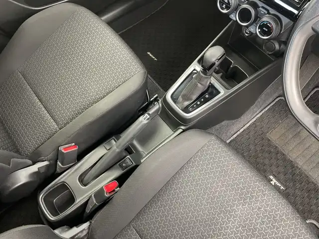 スズキ スイフト XG 新潟県 2019(平31)年 7.5万km ピュアホワイトP 純正メモリナビ【CN-RZ743W】/　フルセグTV/Bluetooth/CD/DVD/USB/D席シートヒーター/ドライブレコーダー/ビルトインETC/横滑り防止装置/禁煙車