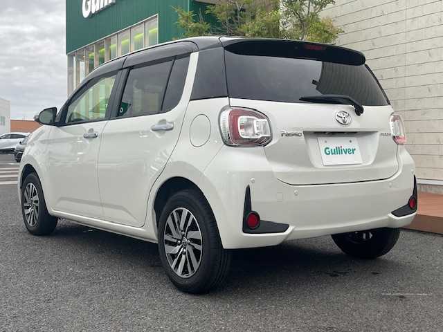 トヨタ パッソ モーダ　チャーム 茨城県 2023(令5)年 0.7万km ブラックマイカメタリック/パールホワイト2トーン 純正ＳＤナビ/-BT/AM/FM/CD/フルセグTV　/全方位カメラ　/衝突軽減システム /D席シートヒーター /ハーフレザーシート /純正フロアマット /純正アルミホイール /コーナーセンサー前後 /オートライト /Wエアバッグ /プッシュスタート/パワーステアリング/パワーウィンドウ
