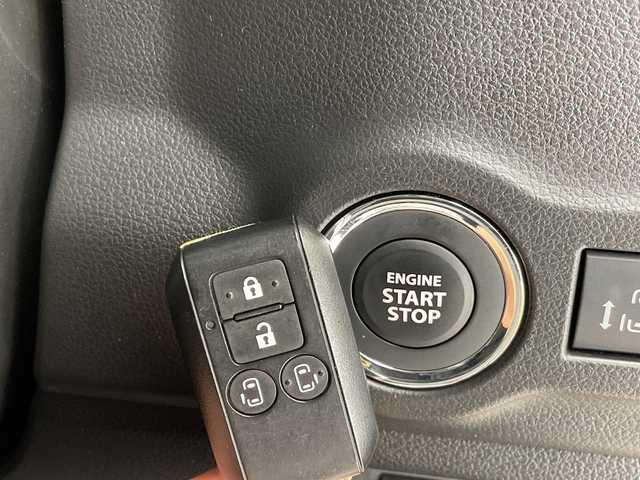 スズキ スペーシア HYBRID X 愛知県 2023(令5)年 1.4万km 黄 スズキセーフティサポート/両側パワースライドドア/シートヒーター/レーダークルーズコントロール/コーナーセンサー/LEDヘッドライト/オートライト/オットマン/衝突軽減システム/ステアリングスイッチ/スマートキー/プッシュスタート