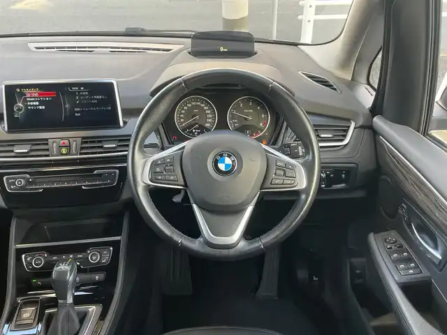 ＢＭＷ ２１８ｄ グランツアラー ラグジュアリー 愛知県 2017(平29)年 6.2万km プラチナシルバー /当店買取/禁煙/7人乗り/黒革//純正HDDナビ/Bluetooth/CD/DVD/AUX//バックカメラ//インテリジェントセーフティ//衝突軽減B/車線逸脱警報//レーダークルーズコントロール/ヘッドアップディスプレイ//ミラー一体型ETC//LEDヘッド/Aライト/フォグ//ISOFIX/TRC/シートヒーター//保証書/取説/スペアキー