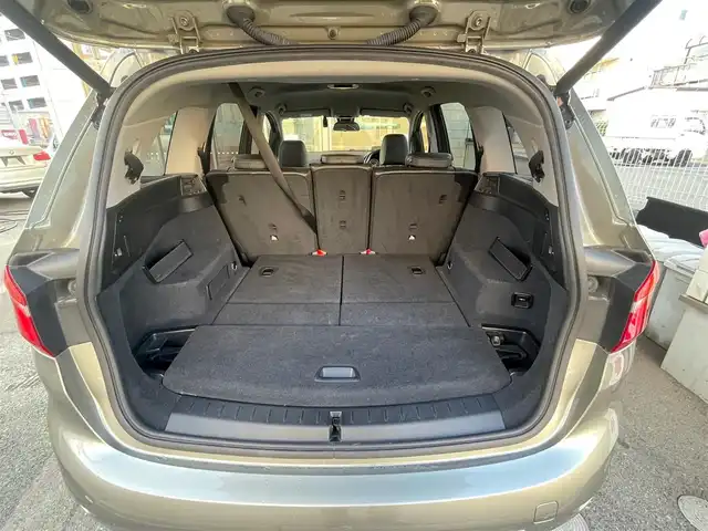 ＢＭＷ ２１８ｄ グランツアラー ラグジュアリー 愛知県 2017(平29)年 6.2万km プラチナシルバー /当店買取/禁煙/7人乗り/黒革//純正HDDナビ/Bluetooth/CD/DVD/AUX//バックカメラ//インテリジェントセーフティ//衝突軽減B/車線逸脱警報//レーダークルーズコントロール/ヘッドアップディスプレイ//ミラー一体型ETC//LEDヘッド/Aライト/フォグ//ISOFIX/TRC/シートヒーター//保証書/取説/スペアキー