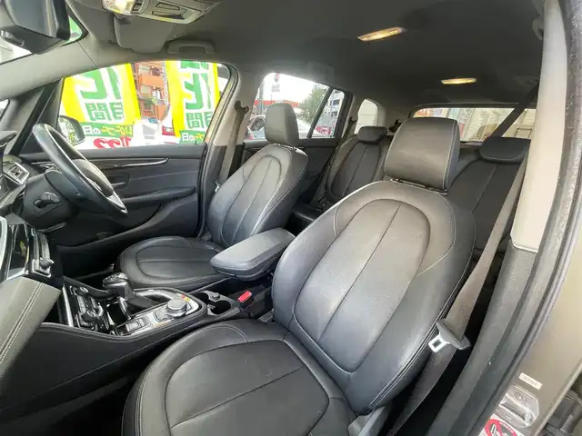 ＢＭＷ ２１８ｄ グランツアラー ラグジュアリー 愛知県 2017(平29)年 6.2万km プラチナシルバー /当店買取/禁煙/7人乗り/黒革//純正HDDナビ/Bluetooth/CD/DVD/AUX//バックカメラ//インテリジェントセーフティ//衝突軽減B/車線逸脱警報//レーダークルーズコントロール/ヘッドアップディスプレイ//ミラー一体型ETC//LEDヘッド/Aライト/フォグ//ISOFIX/TRC/シートヒーター//保証書/取説/スペアキー
