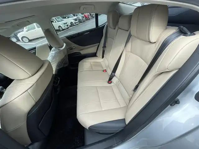 レクサス ＥＳ 300h バージョンL 愛媛県 2019(平31)年 1.8万km プラチナムシルバーメタリック 純正12.3型ナビ(BT/フルセグTV)/全周囲カメラ/デジタルサイドミラー/セミアニリン革シート/前席シートメモリー機能/シートヒーター/シートエアコン/ヘッドアップディスプレイ/TRDエアロF・S/クリアランスソナー/レクサスセーフティセンス/3眼LEDヘッドライト/シーケンシャルウインカー/オートライト/オートマチックハイビーム/電動チルト＆テレスコップ機構/電動パーキングブレーキ/ステアリングリモコン/パドルシフト/100V/1500Wコンセント/電動パーキングブレーキ/ETC2.0/ステアリングヒーター/現状サマー(純正AW)(235/45/R18)/DUNLOP SP SPORT MAXX 050