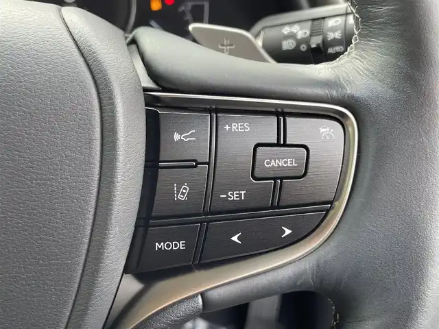 レクサス ＥＳ 300h バージョンL 愛媛県 2019(平31)年 1.8万km プラチナムシルバーメタリック 純正12.3型ナビ(BT/フルセグTV)/全周囲カメラ/デジタルサイドミラー/セミアニリン革シート/前席シートメモリー機能/シートヒーター/シートエアコン/ヘッドアップディスプレイ/TRDエアロF・S/クリアランスソナー/レクサスセーフティセンス/3眼LEDヘッドライト/シーケンシャルウインカー/オートライト/オートマチックハイビーム/電動チルト＆テレスコップ機構/電動パーキングブレーキ/ステアリングリモコン/パドルシフト/100V/1500Wコンセント/電動パーキングブレーキ/ETC2.0/ステアリングヒーター/現状サマー(純正AW)(235/45/R18)/DUNLOP SP SPORT MAXX 050