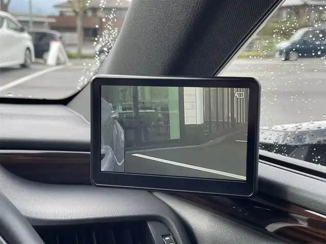 レクサス ＥＳ 300h バージョンL 愛媛県 2019(平31)年 1.8万km プラチナムシルバーメタリック 純正12.3型ナビ(BT/フルセグTV)/全周囲カメラ/デジタルサイドミラー/セミアニリン革シート/前席シートメモリー機能/シートヒーター/シートエアコン/ヘッドアップディスプレイ/TRDエアロF・S/クリアランスソナー/レクサスセーフティセンス/3眼LEDヘッドライト/シーケンシャルウインカー/オートライト/オートマチックハイビーム/電動チルト＆テレスコップ機構/電動パーキングブレーキ/ステアリングリモコン/パドルシフト/100V/1500Wコンセント/電動パーキングブレーキ/ETC2.0/ステアリングヒーター/現状サマー(純正AW)(235/45/R18)/DUNLOP SP SPORT MAXX 050