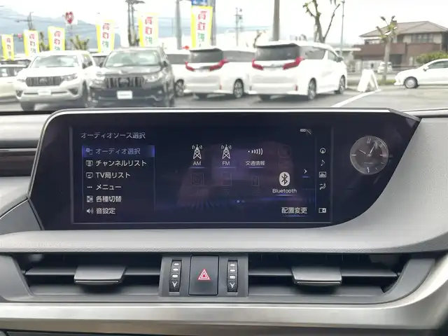 レクサス ＥＳ 300h バージョンL 愛媛県 2019(平31)年 1.8万km プラチナムシルバーメタリック 純正12.3型ナビ(BT/フルセグTV)/全周囲カメラ/デジタルサイドミラー/セミアニリン革シート/前席シートメモリー機能/シートヒーター/シートエアコン/ヘッドアップディスプレイ/TRDエアロF・S/クリアランスソナー/レクサスセーフティセンス/3眼LEDヘッドライト/シーケンシャルウインカー/オートライト/オートマチックハイビーム/電動チルト＆テレスコップ機構/電動パーキングブレーキ/ステアリングリモコン/パドルシフト/100V/1500Wコンセント/電動パーキングブレーキ/ETC2.0/ステアリングヒーター/現状サマー(純正AW)(235/45/R18)/DUNLOP SP SPORT MAXX 050