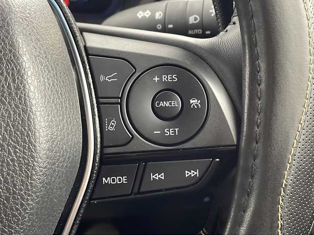 トヨタ ハリアー ハイブリッド Z 兵庫県 2024(令6)年 1.7万km プラチナホワイトパールマイカ ・12.3インチディスプレイオーディオplus/Bluetooth/TV/USB/Apple CarPlay/Android Auto/・パノラミックビューモニター/・ビルトインETC2.0/・デジタルインナーミラー/・前後ドライブレコーダー/・Toyota　Safety　Sense/プリクラッシュセーフティ/レーントレーシングアシスト/レーダークルーズコントロール/アダプティブハイビームシステム/ロードサインアシスト/・ドライバー異常対応システム/・先行車発進告知機能/・パーキングサポートブレーキ/・ヒルスタートアシストコントロール/・緊急ブレーキシグナル/・ドライブスタートコントロール/・ブラインドスポットモニター/・パワーバックドア/・革巻きステアリング/・ステアリングスイッチ/・ハーフレザーシート/・運転席パワーシート/・純正フロアマット/・左右独立エアコン/・AC100V電源/・置くだけ充電/・純正アルミホイール/・ＬＥＤヘッドライト/・フォグランプ/・スマートエントリー、スタートシステム/・ヘッドアップディスプレイ/・クリアランスソナー/・保証書/・取扱説明書