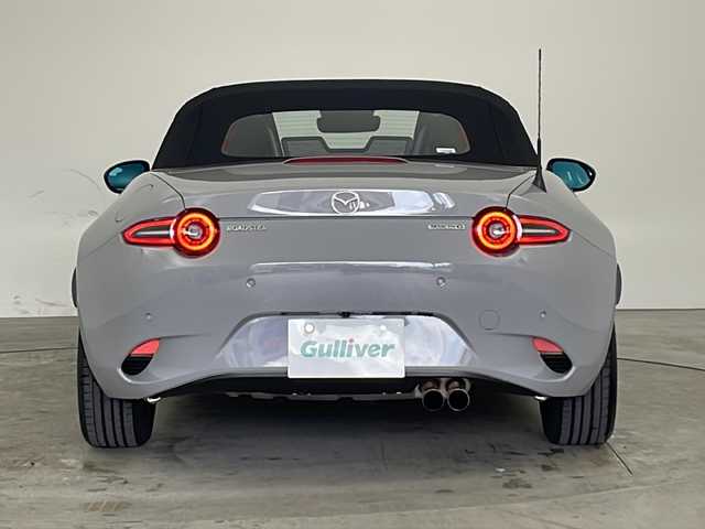 マツダ ロードスター S スペシャルパッケージ 兵庫県 2024(令6)年 0.8万km グレー ・６MT/・ツーリングパッケージ/地上デジタルＴＶチューナー/シートヒーター/アダプティブＬＥＤヘッドライト/交通標識認識システム/マツダレーダークルーズコントロール/・8.8インチセンターディスプレイ/Bluetooth/USB/Alexa/TV/スマホ連携/・バックカメラ/・ETC/・車間制御システム/・後側方接近車両検知/・車線逸脱警報システム/・ブラインドスポットモニタリング/・降車時警告/・ディスタンス＆スピードアラート/・スマートブレーキサポート/・スマートシティブレーキサポート/・パーキングセンサー