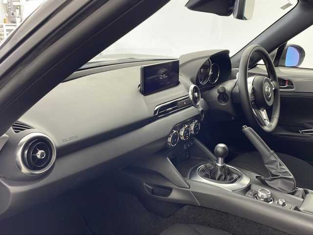 マツダ ロードスター S スペシャルパッケージ 兵庫県 2024(令6)年 0.8万km グレー ・６MT/・ツーリングパッケージ/地上デジタルＴＶチューナー/シートヒーター/アダプティブＬＥＤヘッドライト/交通標識認識システム/マツダレーダークルーズコントロール/・8.8インチセンターディスプレイ/Bluetooth/USB/Alexa/TV/スマホ連携/・バックカメラ/・ETC/・車間制御システム/・後側方接近車両検知/・車線逸脱警報システム/・ブラインドスポットモニタリング/・降車時警告/・ディスタンス＆スピードアラート/・スマートブレーキサポート/・スマートシティブレーキサポート/・パーキングセンサー