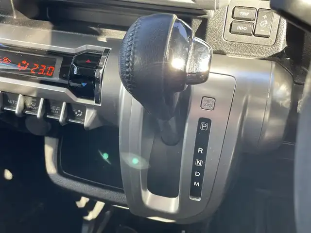 スズキ クロスビー HYBRID MZ 静岡県 2018(平30)年 10.5万km スーパーブラックパール 3トーンコーディネート ワンオーナー　/純正ナビ　/・フルセグＴＶ　/・Ｂｌｕｅｔｏｏｔｈ接続　/・ＤＶＤ再生　/・USB入力端子/クルーズコントロール　/衝突軽減システム　/プッシュスタート　/スマートキー　/スペアキー　/全方位カメラ　/前席シートヒーター　/ＬＥＤオートライト/オートハイビーム/リアコーナーセンサー/ETC/ドラレコ/取扱説明書/保証書