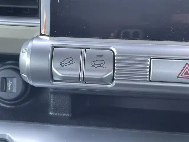 スズキ クロスビー HYBRID MZ 鳥取県 2018(平30)年 10.5万km スーパーブラックパール 3トーンコーディネート (株)IDOMが運営する【じしゃロン鳥取店】の自社ローン対象車両になります。こちらは現金ご利用時の価格です。自社ローンご希望の方は別途その旨お申付け下さい。/ワンオーナー　/フルタイム４WD/純正ナビ　/・フルセグＴＶ　/・AM/FM/・CD/DVD/・Bluetooth接続/クルーズコントロール　/衝突軽減システム　/プッシュスタート　/スマートキー　/スペアキー　/全方位カメラ　/前席シートヒーター　/ＬＥＤオートライト/オートハイビーム/リアコーナーセンサー/ETC/ドラレコ/取扱説明書/保証書