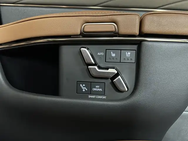 トヨタ ヴェルファイア ハイブリット エグゼクティブ ラウンジ 千葉県 2024(令6)年 1.9万km ブラック 禁煙車/純正14インチディスプレイ/　ナビ機能付き/BT/フルセグTV/純正14インチリアエンターテイメント/JBLプレミアムサウンドシステム/左右独立ムーンルーフ/パノラミックビューモニター/トヨタチームメイト/　・プリクラッシュセーフティ（PCS）/　・レーントレーシングアシスト（LTA）/　・レーンディパーチャーアラート（LDA）/　・レーダークルーズコントロール/　・アダプティブハイビームシステム（AHS）/オートマチックハイビーム（AHB）/　・ロードサインアシスト（RSA）/　・ドライバー異常時対応システム/　・プロアクティブドライビングアシスト（PDA）/　・発進遅れ告知機能（TMN）/　・緊急時操舵支援（アクティブ操舵機能付）/　・フロントクロストラフィックアラート（FCTA）/　・レーンチェンジアシスト（LCA）/ブラインドスポットモニター/レーダークルーズコントロール/コーナーセンサー/デジタルインナーミラー/前席・セカンドシートシートヒーター/エアシート/両側パワースライドドア/ETC2.0/パワーバックドア/AC100V/ヘッドアップディスプレイ