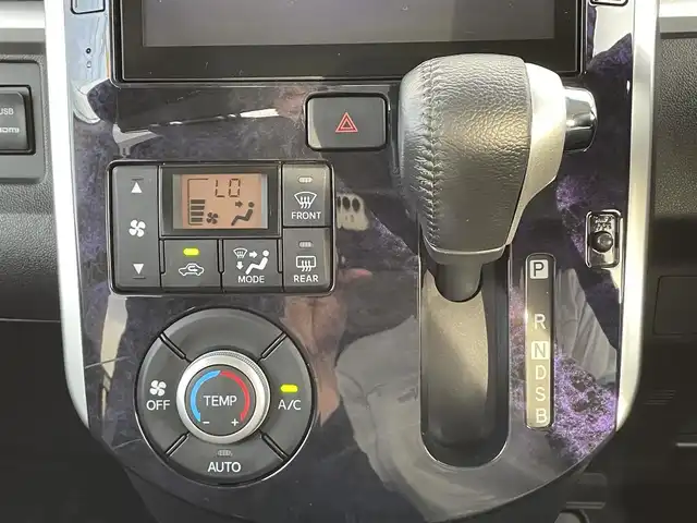 ダイハツ タント カスタム RS トップED SA Ⅲ 愛知県 2018(平30)年 4.8万km パールホワイトⅢ ・純正8インチメモリーナビ/・フルセグテレビ/・CD/DVD再生機能/・ミュージックサーバー（SD録音）/・Bluetooth/USB/HDMI接続機能/・バックカメラ/・ETC/・ハーフレザーシート/・ベンチシート/・シートヒーター（運転席）/・純正15インチアルミホイール/・純正LEDヘッドライト/・オートマチックハイビーム/・衝突軽減ブレーキ/・レーンキープアシスト/・純正ナビ連動ドライブレコーダー（前方向）/・スマートキー/・プッシュスタート/・オートエアコン/・アイドリングストップ