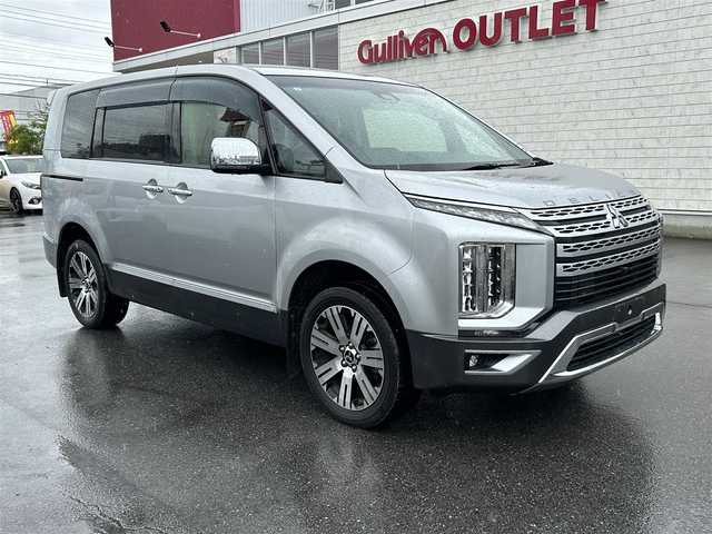 三菱 デリカＤ：５ P 群馬県 2019(令1)年 5.9万km スターリングシルバーM エンジンスタートボタン/フルセグテレビ/Bluetooth接続/純正ナビ/DVD再生可能/HDMI接続/バックカメラあり/全方向カメラあり/追従式クルーズコントロール/レーンキープアシスト/アイドリングストップ/ビルドインETC/運転席パワーシート/ヒートシート/キャプテンシート/デュアルオートエアコン/両側パワースライドドア/電動リアゲート/純正アルミホイール/取扱説明書あり