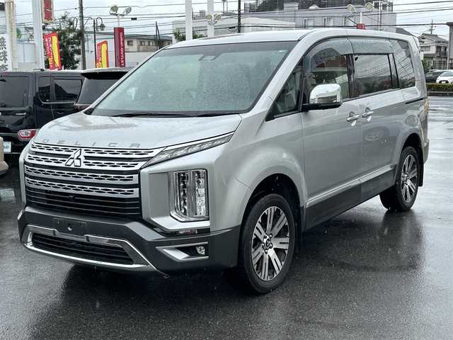 三菱 デリカＤ：５ P 群馬県 2019(令1)年 5.9万km スターリングシルバーM エンジンスタートボタン/フルセグテレビ/Bluetooth接続/純正ナビ/DVD再生可能/HDMI接続/バックカメラあり/全方向カメラあり/追従式クルーズコントロール/レーンキープアシスト/アイドリングストップ/ビルドインETC/運転席パワーシート/ヒートシート/キャプテンシート/デュアルオートエアコン/両側パワースライドドア/電動リアゲート/純正アルミホイール/取扱説明書あり