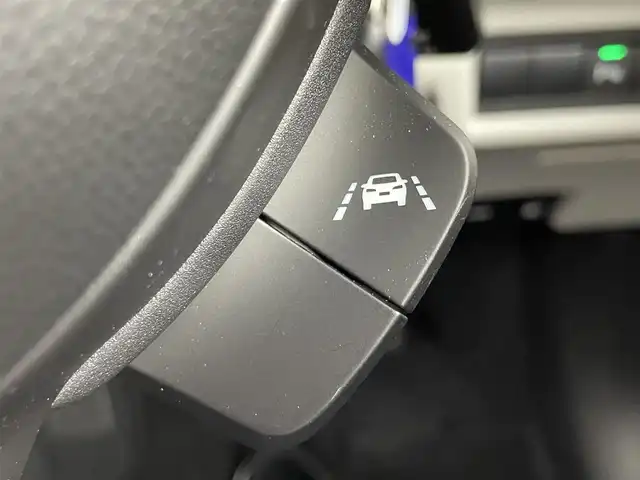スズキ スイフト HYBRID MZ 福井県 2024(令6)年 1万km 青 純正9型メモリナビ/（CD・DVD・TV・FM・AM・Bluetooth・USB・Ipod・HDMI・AppleCArPlay・AndroidAuto）/全方位カメラ /スペアキー　/電子パーキング/純正ビルトインETC /シートヒーター /純正アルミホイール /前後センサー/LEDヘッドライト/ABS/レーンキープアシスト/横滑り防止装置/オートライト/LEDヘッドライト