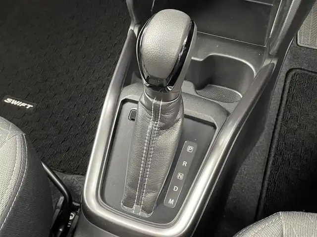 スズキ スイフト HYBRID MZ 福井県 2024(令6)年 1万km 青 純正9型メモリナビ/（CD・DVD・TV・FM・AM・Bluetooth・USB・Ipod・HDMI・AppleCArPlay・AndroidAuto）/全方位カメラ /スペアキー　/電子パーキング/純正ビルトインETC /シートヒーター /純正アルミホイール /前後センサー/LEDヘッドライト/ABS/レーンキープアシスト/横滑り防止装置/オートライト/LEDヘッドライト