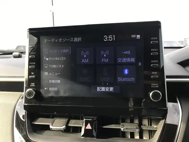 トヨタ カローラ クロス ハイブリッド Z 鳥取県 2022(令4)年 2.6万km プラチナホワイトパールマイカ 純正9インチナビ/フルセグ/CD/DVD/BT/バックカメラ・ETC2.0/前後ドライブレコーダー/トヨタセーフティセンス/ブラインドスポットモニター/レーンキープアシスト/レーダークルーズコントロール/ハーフレザーシート/運転席パワーシート/前席シートヒーター/パワーバックドア/LEDヘットライト/純正18インチアルミホイール/プッシュエンジンスタート/スペアキー