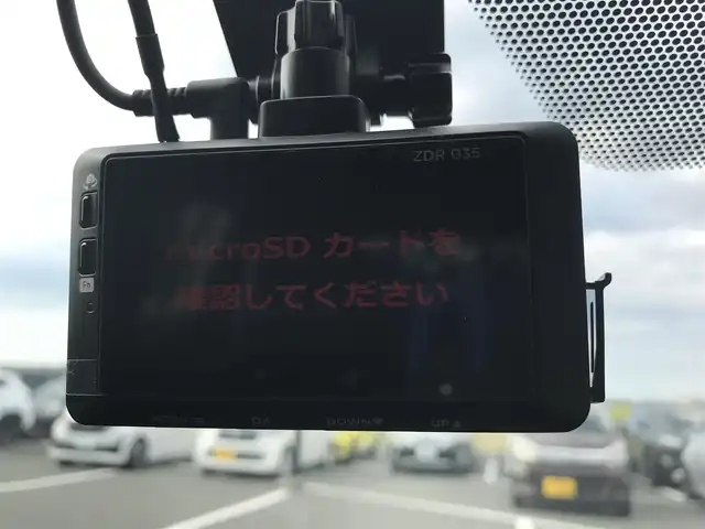トヨタ カローラ クロス ハイブリッド Z 鳥取県 2022(令4)年 2.6万km プラチナホワイトパールマイカ 純正9インチナビ/フルセグ/CD/DVD/BT/バックカメラ・ETC2.0/前後ドライブレコーダー/トヨタセーフティセンス/ブラインドスポットモニター/レーンキープアシスト/レーダークルーズコントロール/ハーフレザーシート/運転席パワーシート/前席シートヒーター/パワーバックドア/LEDヘットライト/純正18インチアルミホイール/プッシュエンジンスタート/スペアキー