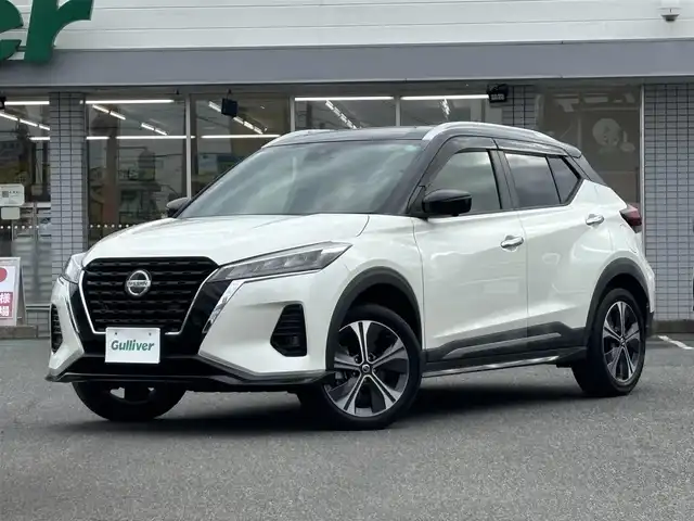日産 キックス X ツートーンインテリアED 愛知県 2021(令3)年 4.2万km ブリリアントホワイトパール/ピュアブラック 2トーン /禁煙車//ワンオーナー//純正17AW//純正ナビ//CD/DVD/BT/MSV/USB/フルセグ//バックカメラ//アラウンドビューモニター//2トーン革シート//前席シートヒーター//プロパイロット//デジタルインナーミラー//純正ナビ連動前後ドライブレコーダー//ビルトインETC//エマージェンシーブレーキ//ハンドル支援機能//側方支援機能//駐車支援機能//ふらつき警報機能//ACC//LEDオートライト//オートハイビーム//フォグランプ//革巻きステアリング//ステアリングスイッチ//ステアリングヒーター//電子制御パーキングブレーキ//照明付きバニティミラー//オートリトラウィンカーミラー//ドライブモード//純正フロアマット//純正ドアバイザー//スペアスマートキー//新車時保証書//取扱説明書