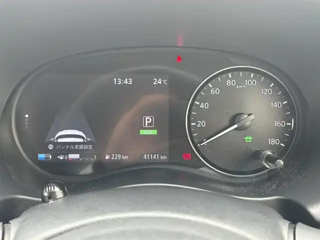 日産 キックス X ツートーンインテリアED 愛知県 2021(令3)年 4.2万km ブリリアントホワイトパール/ピュアブラック 2トーン /禁煙車//ワンオーナー//純正17AW//純正ナビ//CD/DVD/BT/MSV/USB/フルセグ//バックカメラ//アラウンドビューモニター//2トーン革シート//前席シートヒーター//プロパイロット//デジタルインナーミラー//純正ナビ連動前後ドライブレコーダー//ビルトインETC//エマージェンシーブレーキ//ハンドル支援機能//側方支援機能//駐車支援機能//ふらつき警報機能//ACC//LEDオートライト//オートハイビーム//フォグランプ//革巻きステアリング//ステアリングスイッチ//ステアリングヒーター//電子制御パーキングブレーキ//照明付きバニティミラー//オートリトラウィンカーミラー//ドライブモード//純正フロアマット//純正ドアバイザー//スペアスマートキー//新車時保証書//取扱説明書